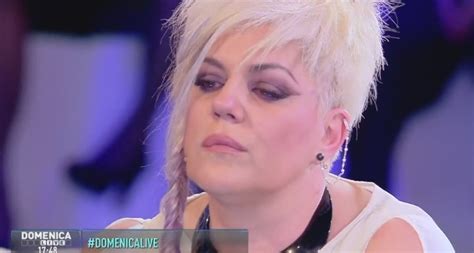 Manuela villa was born on february 7, 1966 in rome, lazio, italy. Domenica Live: lo schiaffo di Manuela Villa. IL VIDEO ...