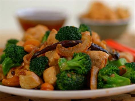 Chinese broccoli is a leafy vegetable with broad flat leaves and fat stems. Paleo Chinese Chicken and Broccoli Recipe | Food Network