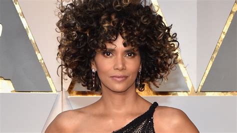 Watch Halle Berry Strip Off Oscars Gown To Go Skinny Dipping Video