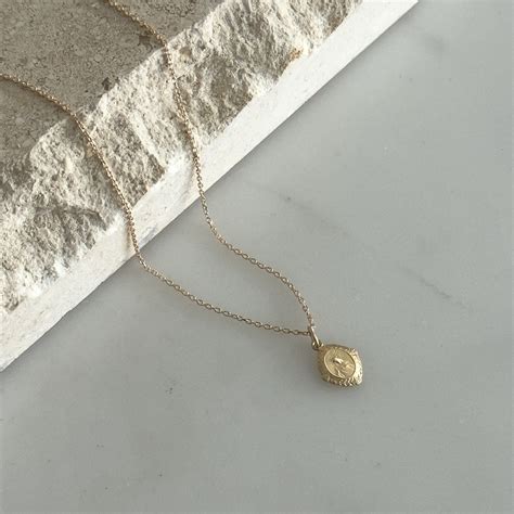 14k Gold Sacred Heart Necklace Manna