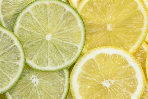 Some people are allergic to citrus peels, so when you take lime/lemon juice extracted together with the peel, check. The Debate Over How to Say Lemon/Lime in Spanish