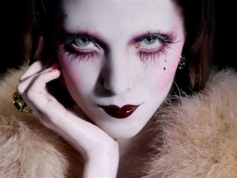 Elisabeth Hoff의 작품들 Doll Makeup Gothic Makeup Vintage Makeup