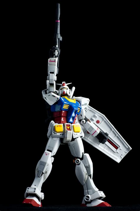 There's also a dummy core fighter you can use instead so the core fighter can be displayed along with the kit. Review: Real Grade RX-78-2 Gundam - Hobby Hovel