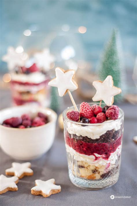 Weihnachtliches Dessert mit Zimtsternen und Beeren (kreativfieber) | Einfacher nachtisch ...