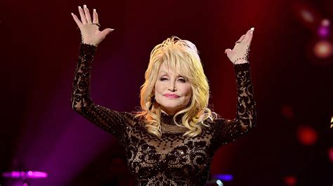 Dolly Parton I Cried All Night After Turning Down Elvis Presley Deal