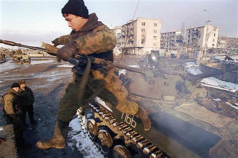 to understand how the u s approaches airstrikes in mosul look to russia s war in chechnya