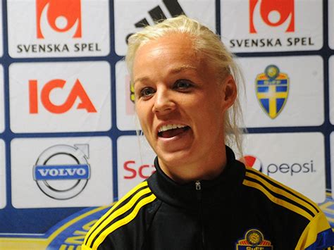 Caroline seger, capitaine de la sélections suédoise, est une joueuse d'expérience à la carrière internationale puisqu'elle a évolué dans différentes grandes nations du football féminin comme la. Cinq nouvelles recrues à l'OL Féminin