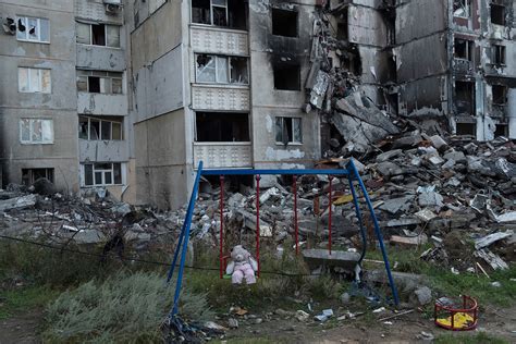 Ukrainians Returning Home To Liberated Towns Find Utter Destruction