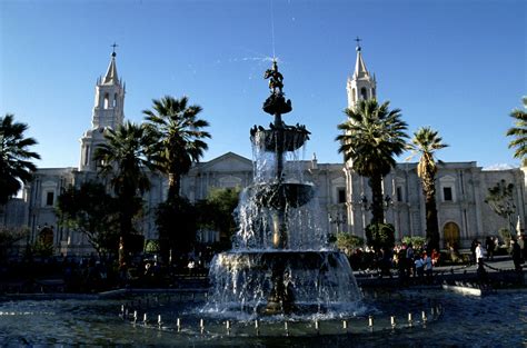 Plaza De Armas De La Ciudad De Arequipa Viajar Por Perú