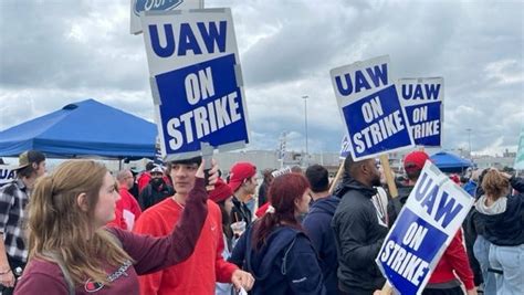 Uaw Strike Over Pay Benefits Leaves Hourly Workers Like Me Behind