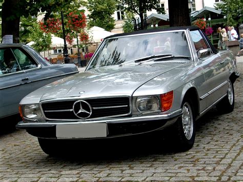 Less than a year after the presentation of the 250 sl, after 5196 units had been built it was replaced by the 280 sl. File:Mercedes-Benz SL (R107) front.JPG - Wikimedia Commons