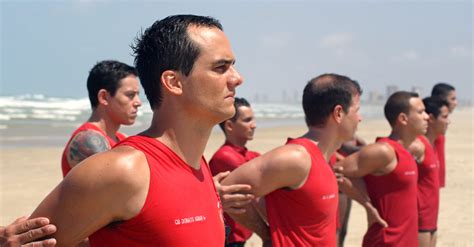 Review In ‘futuro Beach A Haunted Lifeguard Searches For Peace The