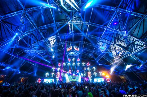 Looking for the best edm wallpaper hd? Eye candy: 40+ photos of beautiful EDM festival stage ...