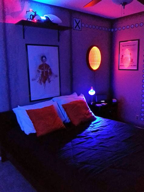 Gamer Creates An Incredible ‘portal Themed Bedroom