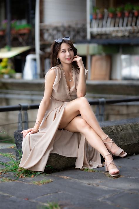 882634 Asian Sitting Legs Dress Glance Bokeh Rare Gallery Hd Wallpapers