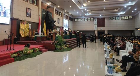 Wisuda 467 Sarjana Rektor Uwks Berpesan Wisudawan Darmabaktikan