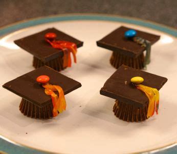 26 quick and easy mug cake recipes. Adorable Chocolate Graduation Cap Dessert | Graduation ...