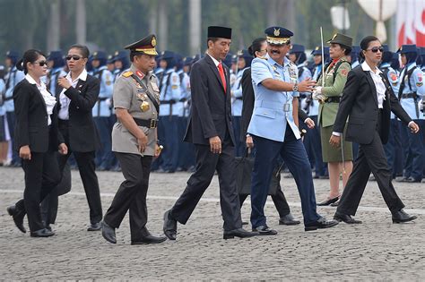 Indonesias Order To Foreign Workers Learn The Language The New York