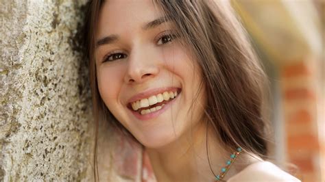 Download Photo 1920x1080 Leona Mia Adorable Brunette Teen Cute Long Hair Outdoors Smile