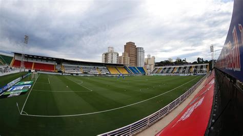 O placar uol traz todas as informações sobre o jogo, além da repercussão após o apito final. RB Bragantino x Palmeiras: onde assistir, escalações, horário e arbitragem - 13/05/2021 - UOL ...