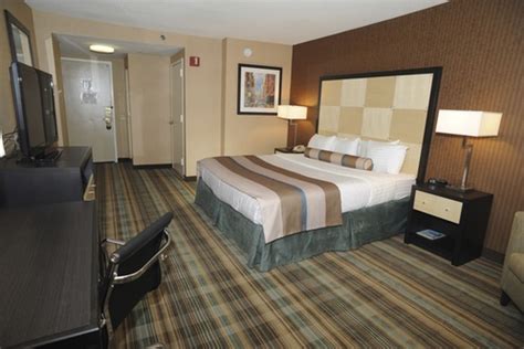 Three blocks from the hotel are central park, lincoln center. Holiday Inn New York City-Midtown-57th Street | New York