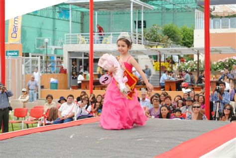 Radio Universidad Enya Micaela Zeballos Mayta Fue Elegida Miss