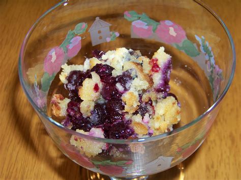 Are you looking for the best sugar free desserts for diabetics? Easy Blueberry Cobbler | Low Carb Yum | Sugar free low ...