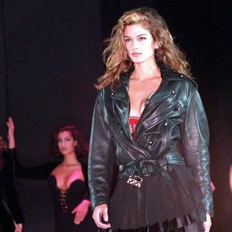 cindy crawford walked for gianni versace 1991 fashion 90s runway fashion model outfits