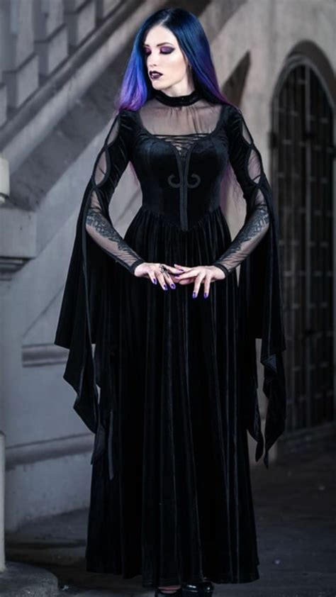 Pin By Salvador Covarrubias On Gothic Gothic Chic Fashion Goth Dress