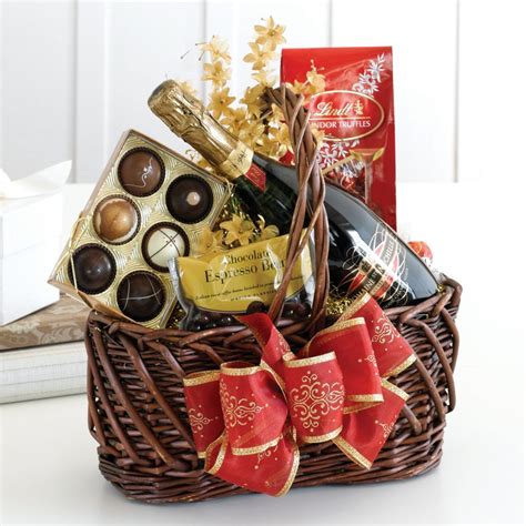 Best Christmas Gift Basket Decoration Ideas All About Christmas