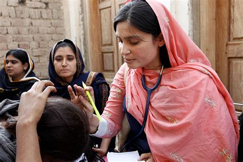 Urban Pakistani Women Can Dial A Doc