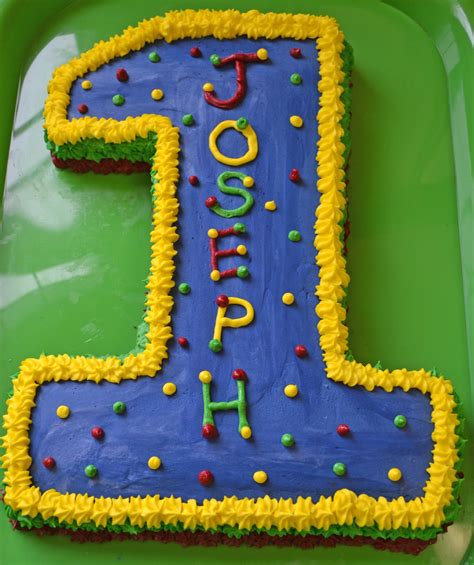 It is a special day and even though the cake may not be fully appreciated by the little one, photo ops with the cake will provide beautiful lasting memories for the parents. Affordable Cakes by Tiffany: Number 1 Smash Cake