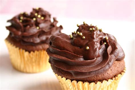 Cupcakes make people happy, and these sweet recipes are guaranteed to put a smile on any face. Chocolate Cupcake Recipe ~ Easy Dessert Recipes