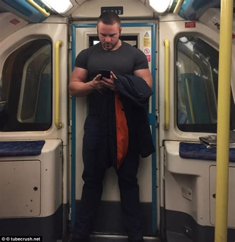 Tube Crush Finds Women Want Men With ‘muscles And Money Daily Mail