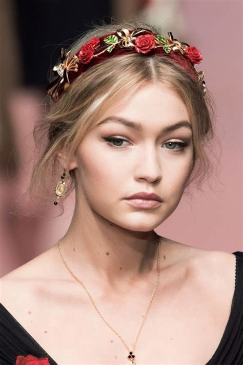 Plus medium length hairstyle is short hair is easier to handle, so it makes sense to go the easier route. The Hottest Fashion Trend: 15 Stylish Headbands To Rock ...