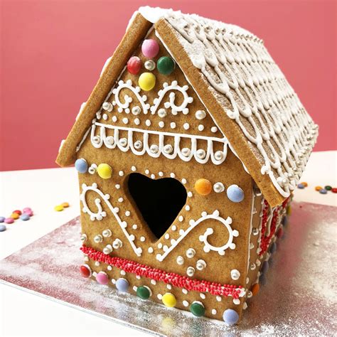 How To Make A Christmas Gingerbread House Like A Professional Gingerbread Holiday Christmas