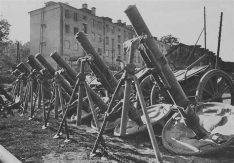 Photo Captured Soviet 120 Pm 38 Mortars On Display In Kharkov