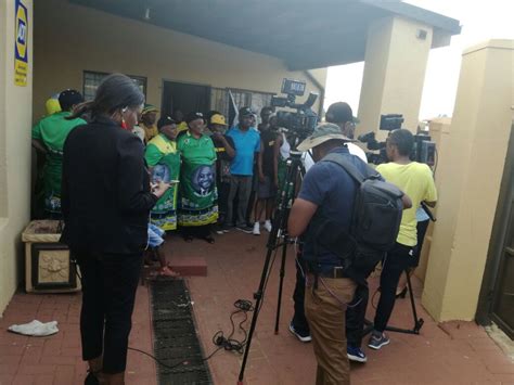 Cyril ramaphosa education trust (cret) is a bursary support entity that, with the support of external corporate donors, supports students in tertiary study th.rough payment of tuition fees, books, accommodation and living costs. WATCH: Celebrations at Ramaphosa's house in Chiawelo ...
