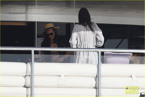 Harry Styles And Kendall Jenners Private Vacation Photos Leaked Photo