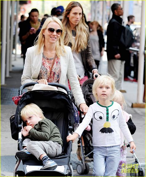 Naomi Watts Out With The Kids In Nyc Photo 2649459 Celebrity