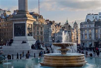 London Square Fountain Harrods Trafalga England Visit