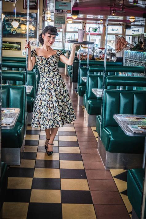 Rockabilly Retro Pin Up 50er Jahre Style Diner Motel Swing Rock