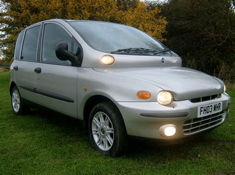 Based on the bravo/brava, the multipla was shorter and wider than its rivals. 5 Biler en Mand Aldrig Må Nedværdige Sig Selv til at Købe