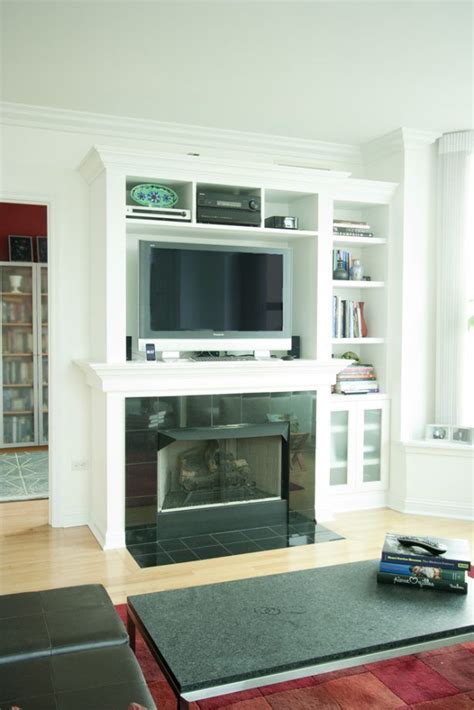 You can better see the base of the bookcase in this picture as well as the inside of the hollow column. Pin by Ellen Bouisse on living room | Bookshelves built in ...