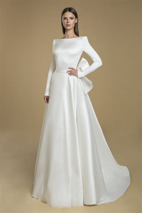Long Sleeve Wedding Dress Styles For A Winter Wedding Find My Dress
