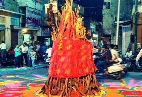 फाल्गुन मास के शुक्ल पक्ष की पूर्णिमा तिथि का प्रारंभ 28 मार्च, रविवार को प्रात: Holi 2019 Holika Dahan Date Timing And Muhurat- Inext Live