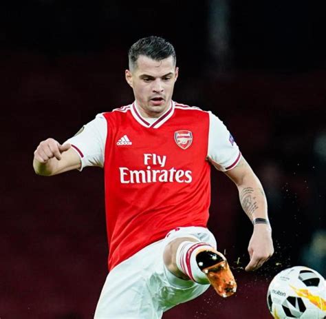Heute kehrt granit xhaka zurück nach basel. Klinsmann und Preetz weichen Fragen zu Xhaka-Transfer aus ...