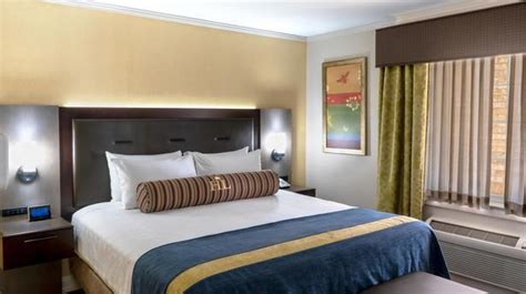 Maybe you would like to learn more about one of these? Guest Rooms | Hershey Lodge