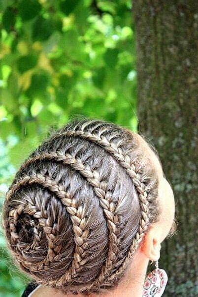 Step By Step Guide To Make Spiral Braid With Video Tutorial