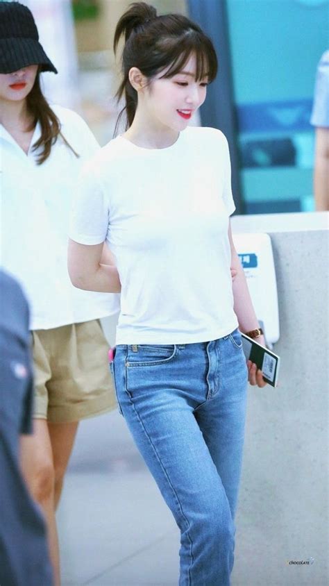 10 Female Idols Whose Visuals Shined Even In A Simple White Tee And